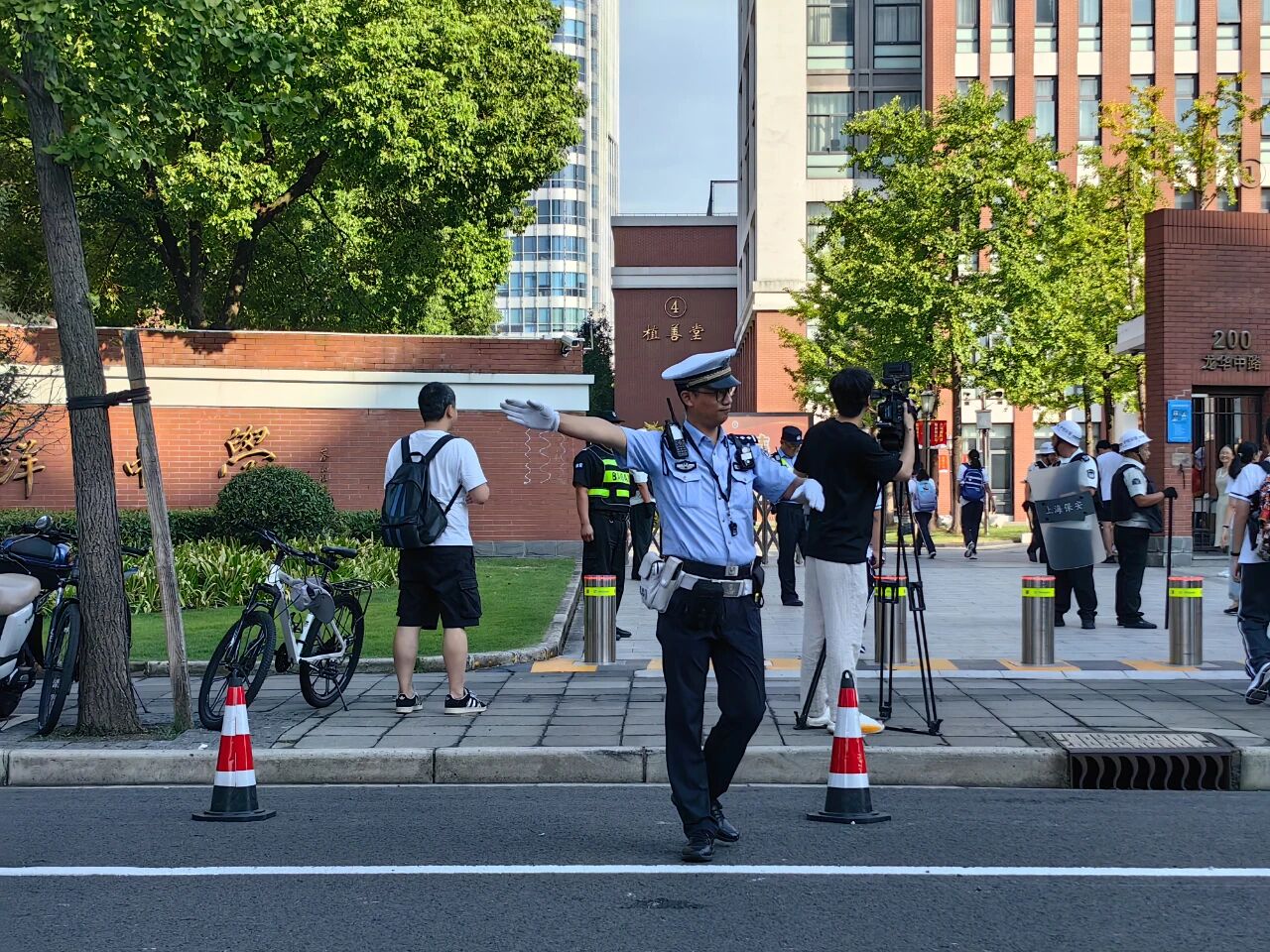 1756717380.jpg 3.jpg