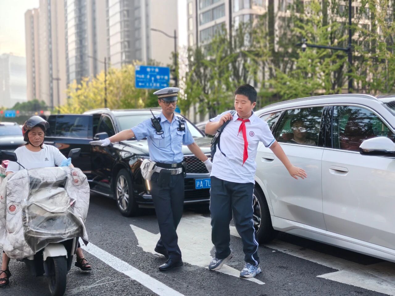 1756717391.jpg 4.jpg