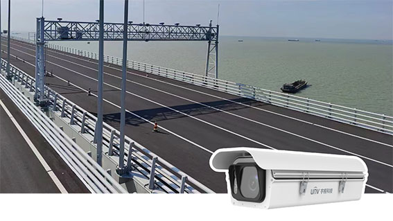 2 宇視環(huán)保卡口相機(jī)守護(hù)深中通道w.jpg