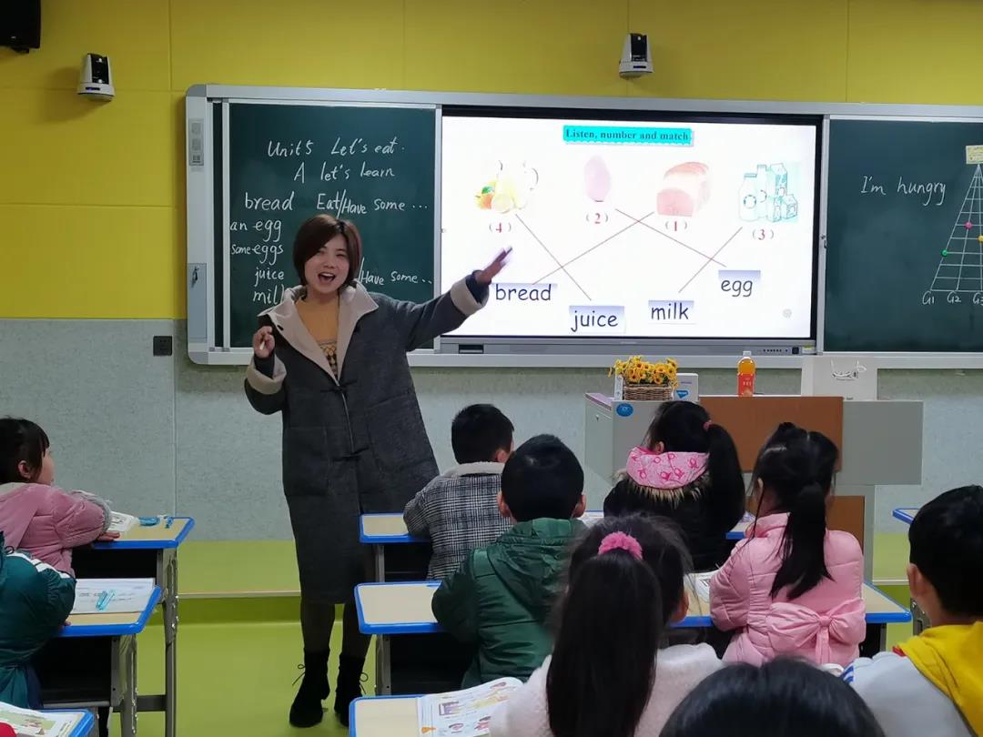 【學(xué)習(xí)強國】陜西石泉：“教師領(lǐng)航課”推進(jìn)“互聯(lián)網(wǎng)+教育”深入應(yīng)用