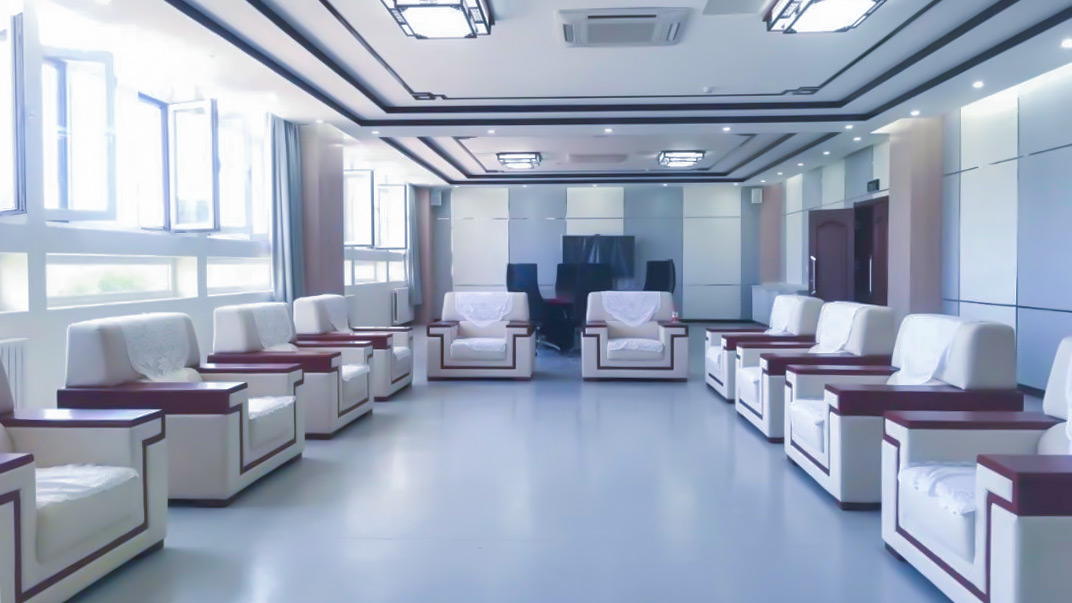 天津醫(yī)學(xué)高等專科學(xué)校專家會(huì)議室.jpg 天津醫(yī)學(xué)高等專科學(xué)校專家會(huì)議室.jpg